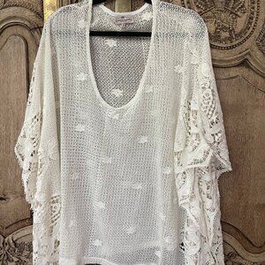 Beatiful, sheer, lace, short caftan swimsuit cover up in cream ONE SIZE
